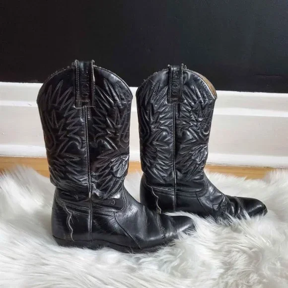 Poshmark womens shop cowboy boots